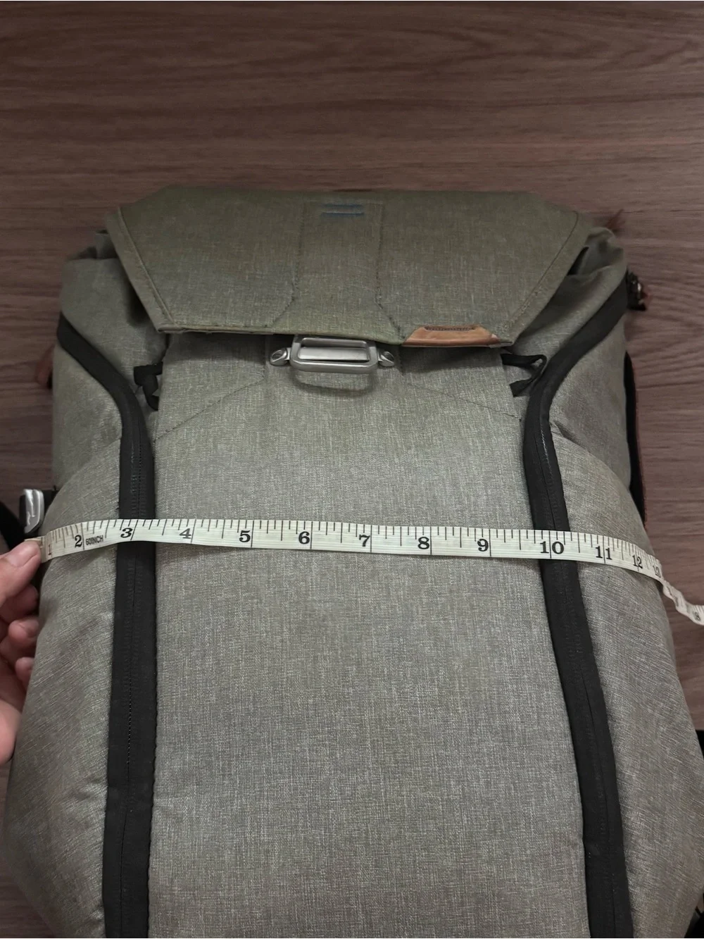 Peak design Men's Gray the everyday 20L Backpack with Leather Trim